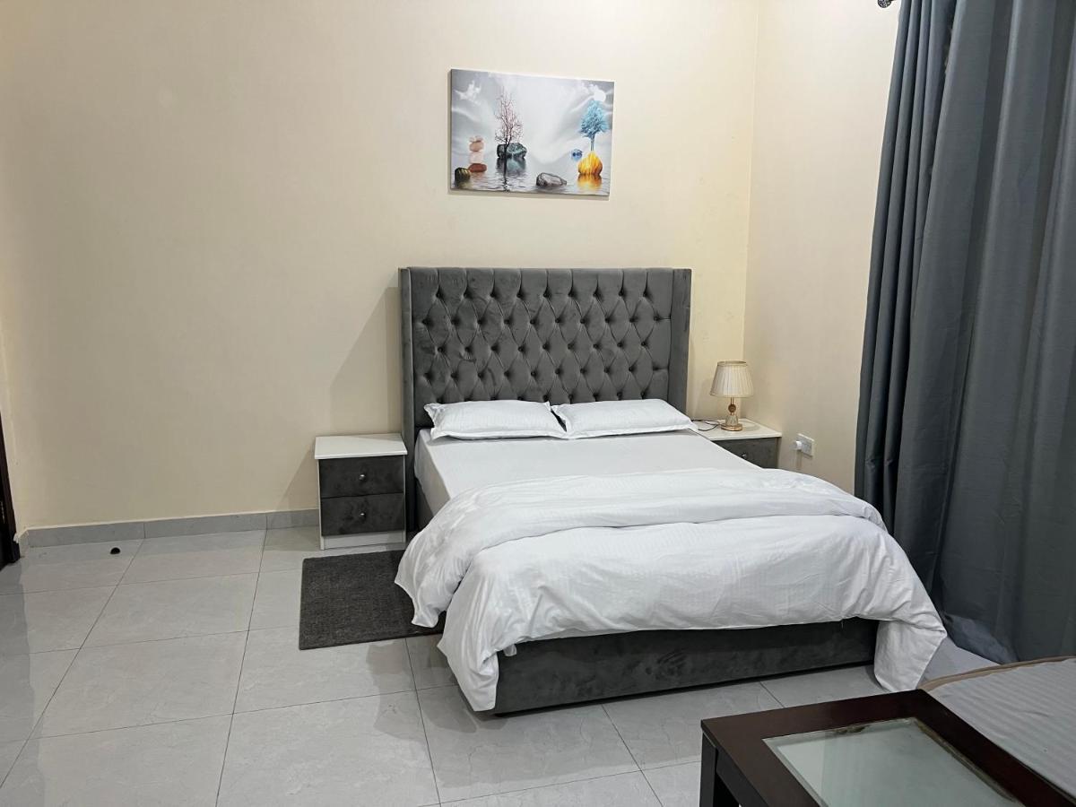 Cozy Private Studio Apartment Near Airport Abu Dhabi Esterno foto