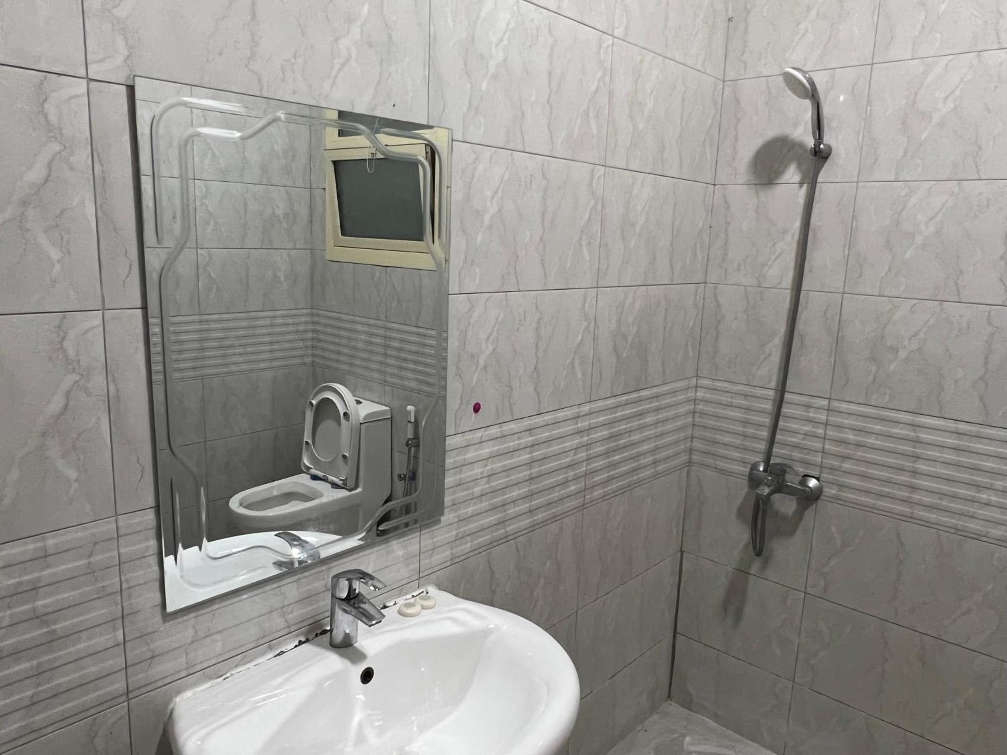 Cozy Private Studio Apartment Near Airport Abu Dhabi Esterno foto